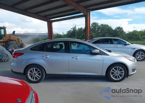 2018 Ford Focus Se z USA, uszkodzony, nr VIN 1FADP3FE3JL231837